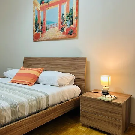 Casa Flora * Μπιέλλα